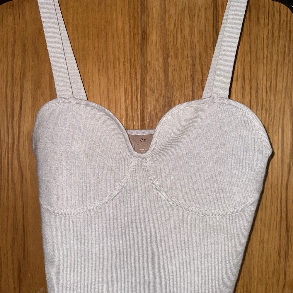 H&M Cream Tank Top with Sweetheart Neckline - Picture 1 of 5